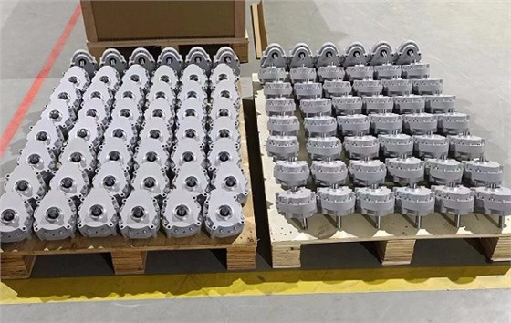 艾思捷發(fā)貨山東一批制冰機專用減速機 .jpg